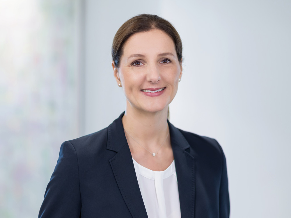 Tanja Hassel - Vorstandssekretariat & Unternehmensservice - LAUREUS AG PRIVAT FINANZ